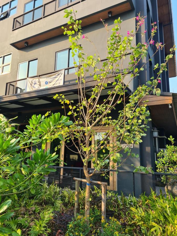 The Lantern Suites Ban Song Hong Esterno foto