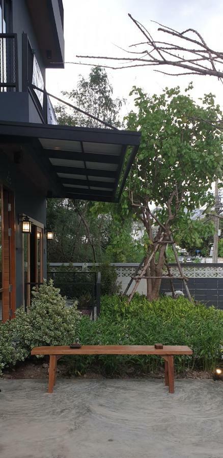 The Lantern Suites Ban Song Hong Esterno foto